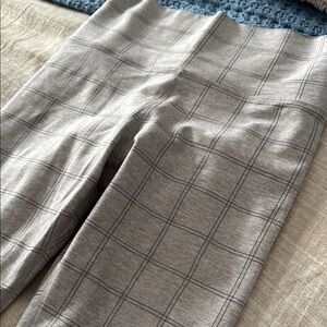 Vuori Small Gray Windowpane Leggings